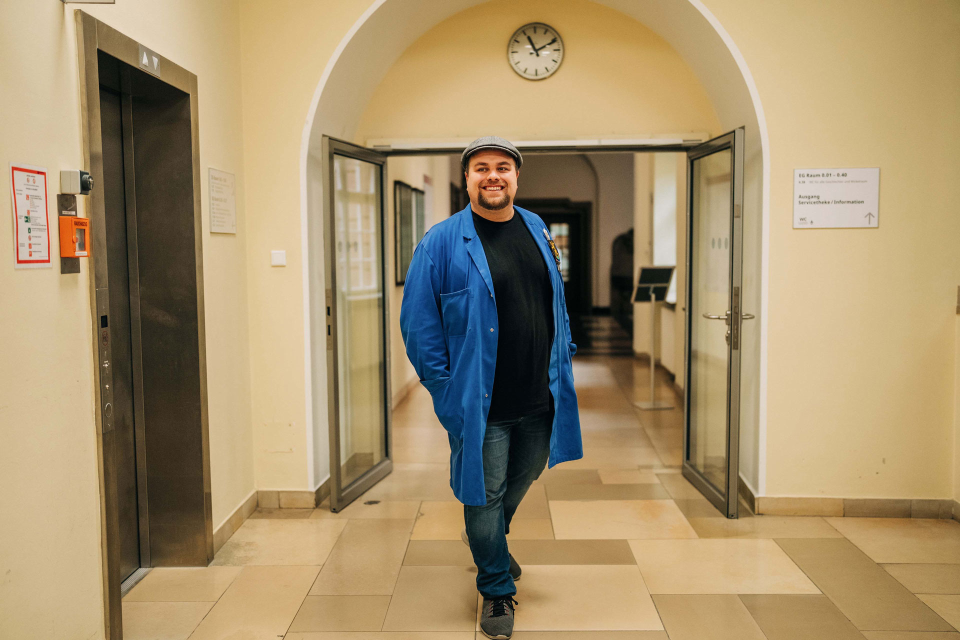 Hausmeister Daniel im Rathaus